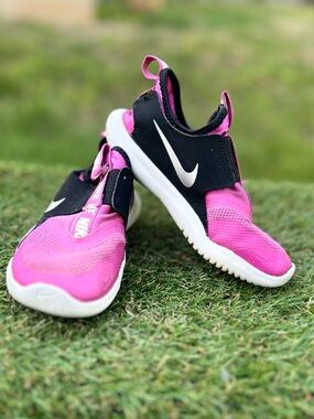 Nike Flex Runner 4 ,Little Kids' Size 12 c, (Laser Fuchsia/White/Black